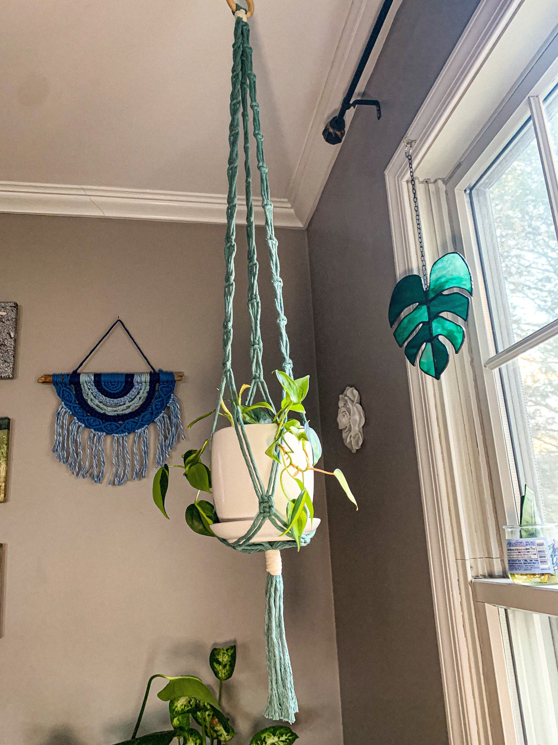 macrame plant hanger