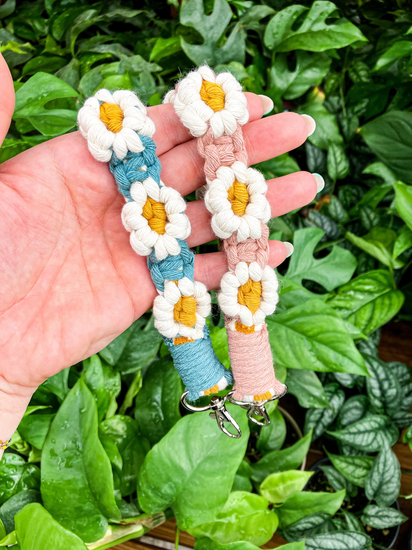 Macrame Daisy Wristlet Keychain