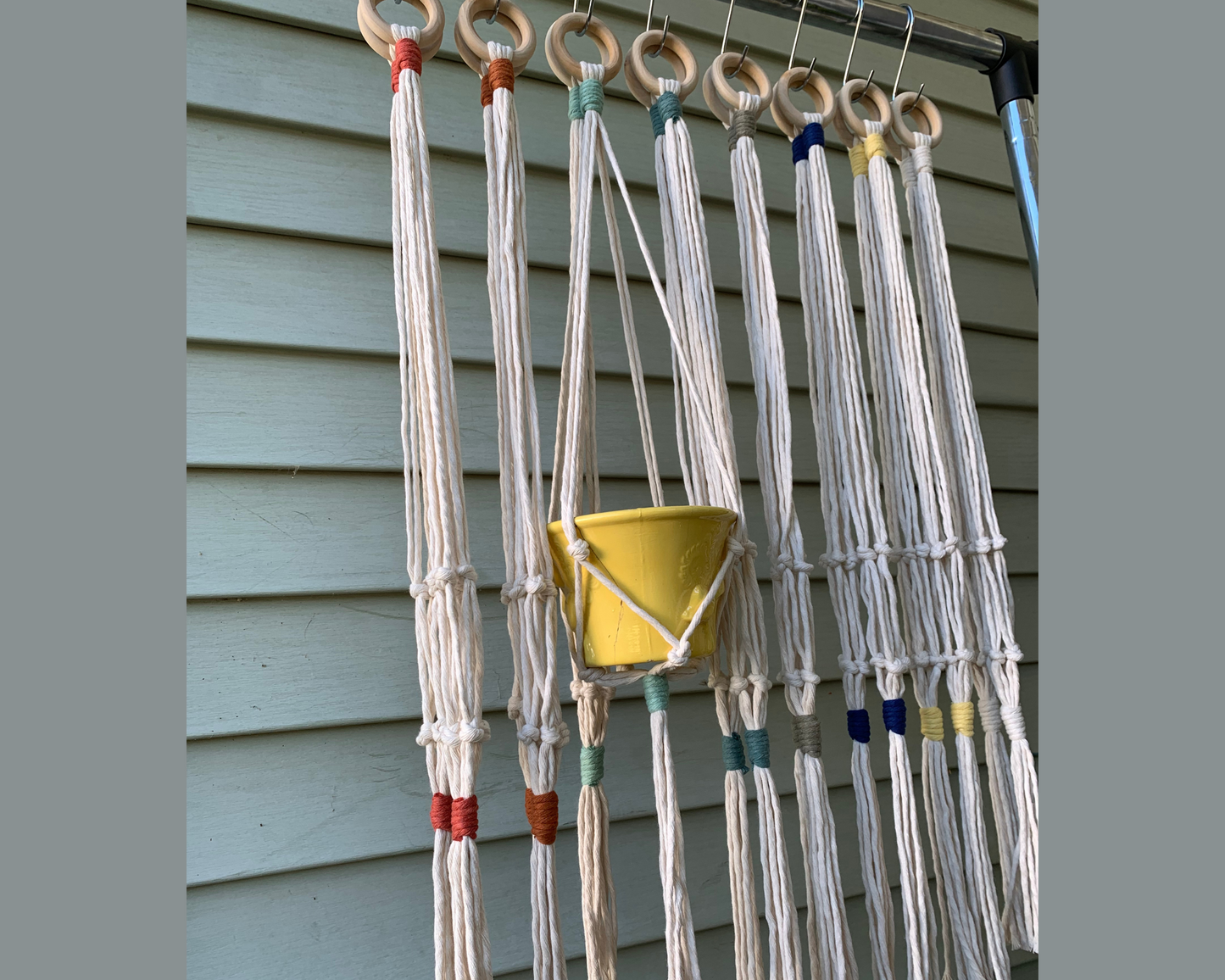 28” Plant Hanger - Short & Simple with Accent Color